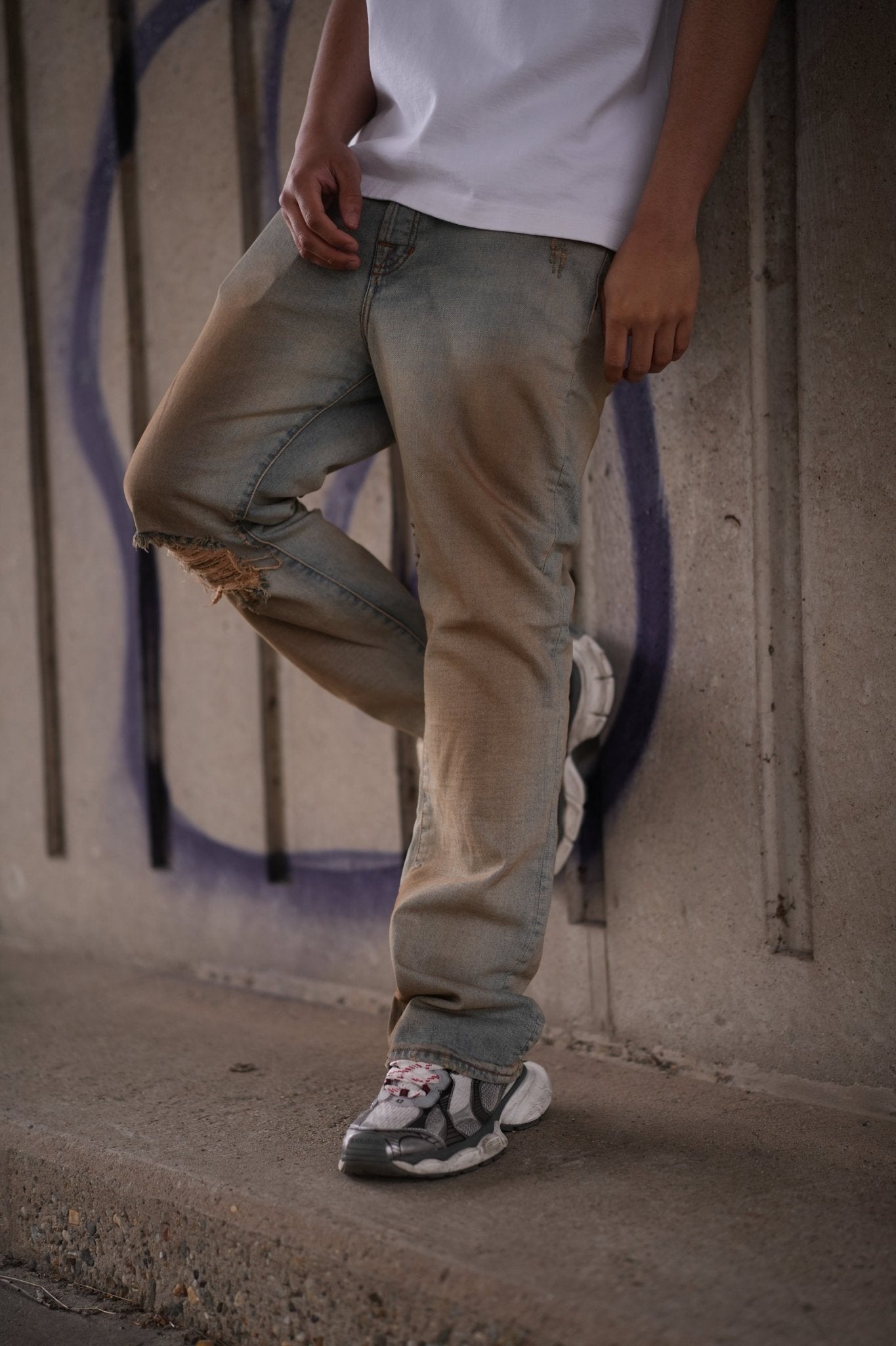 dirty jeans - Rey Nuevo Clothing