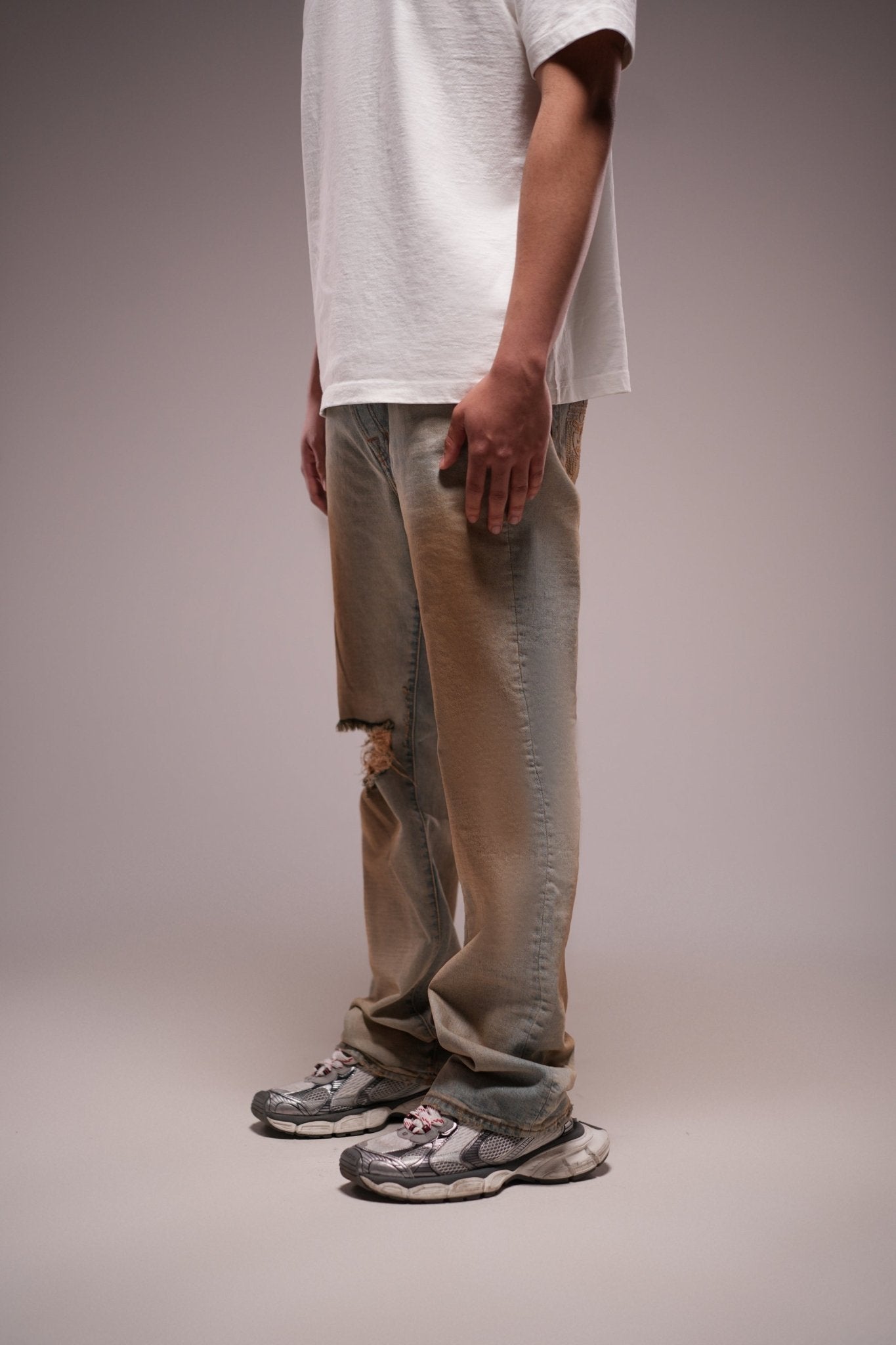 dirty jeans - Rey Nuevo Clothing