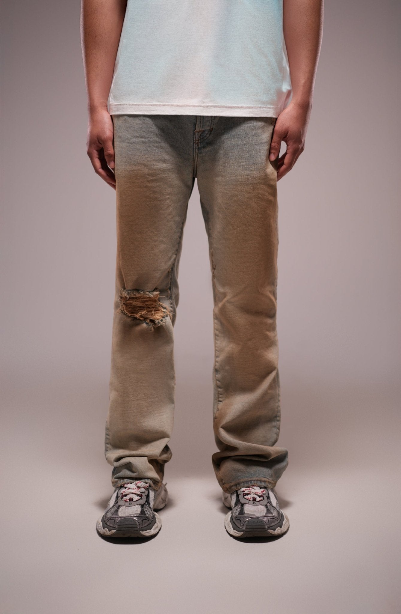 dirty jeans - Rey Nuevo Clothing