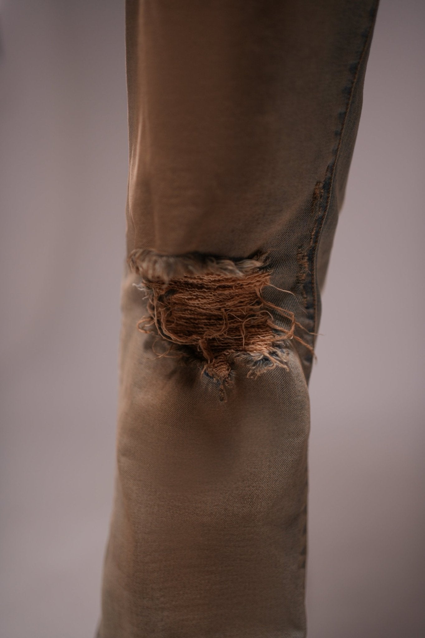 dirty jeans - Rey Nuevo Clothing