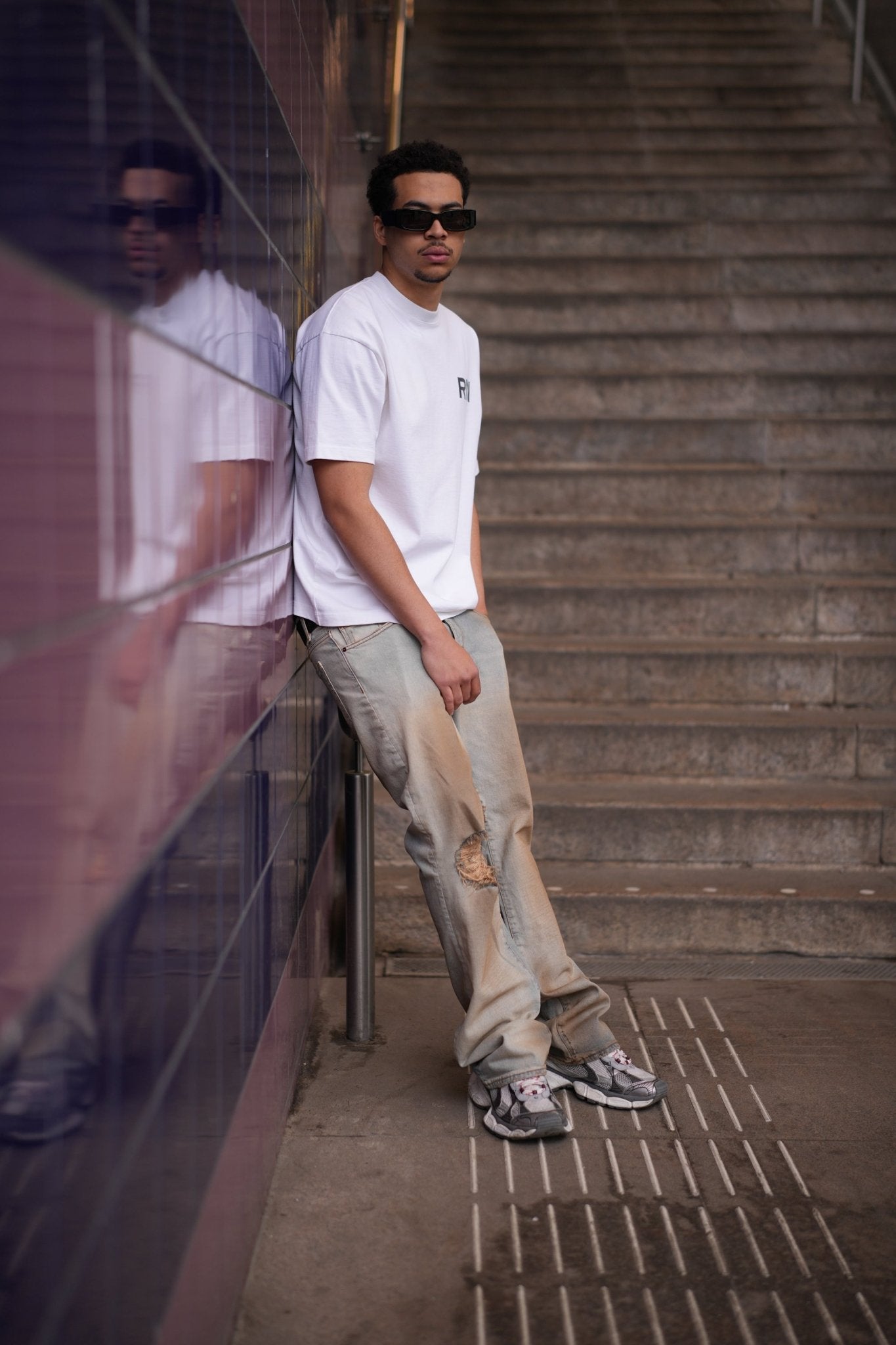 dirty jeans - Rey Nuevo Clothing